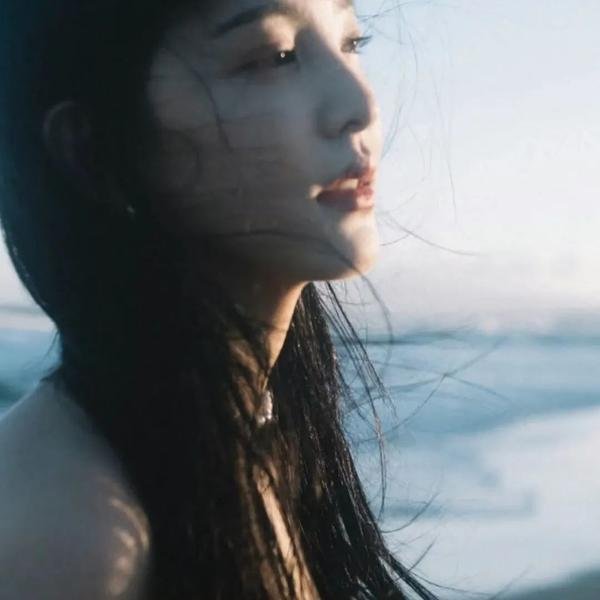 津津井小姐